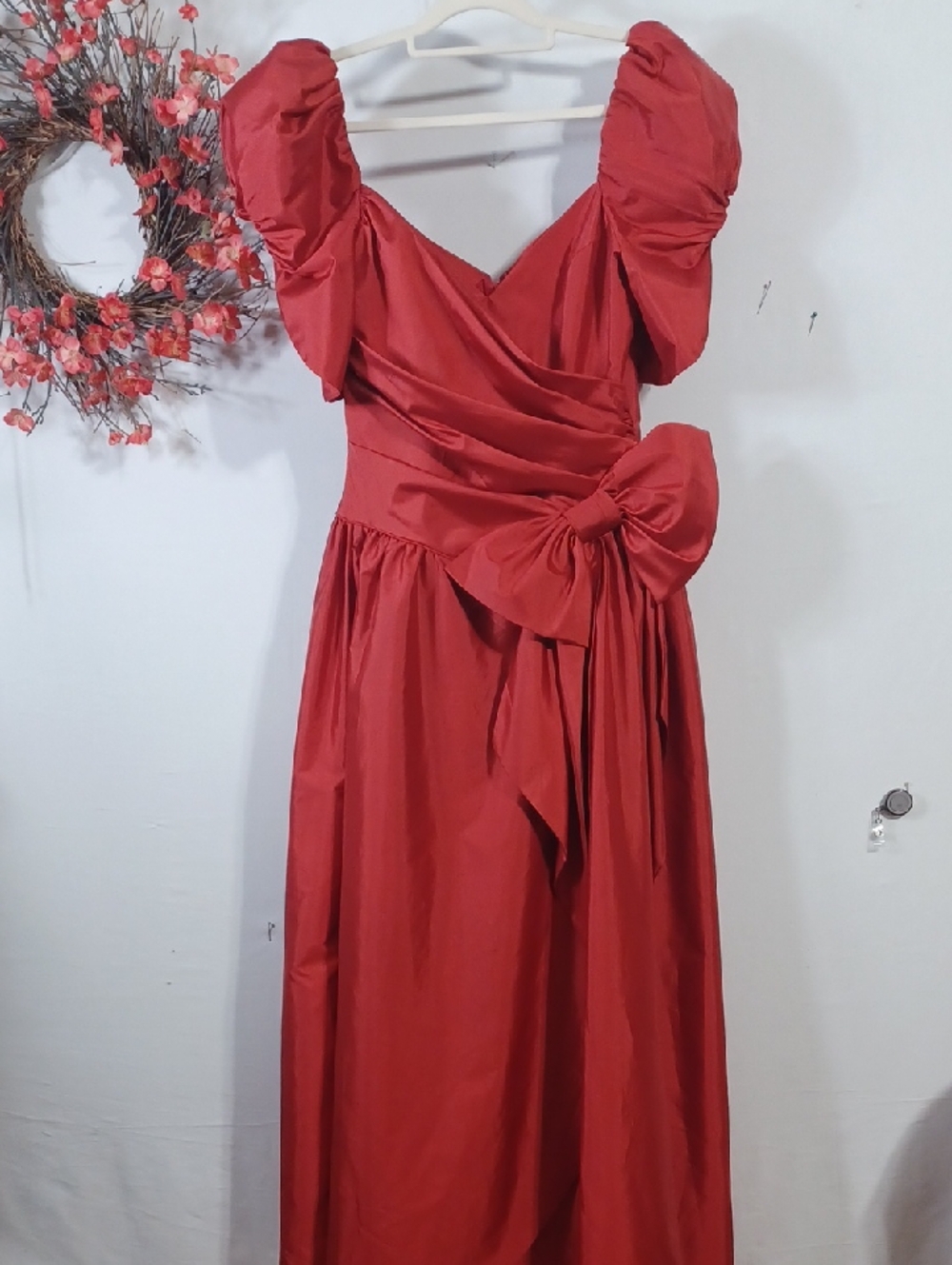 Elegant Red Bow-Accent Women's Dress